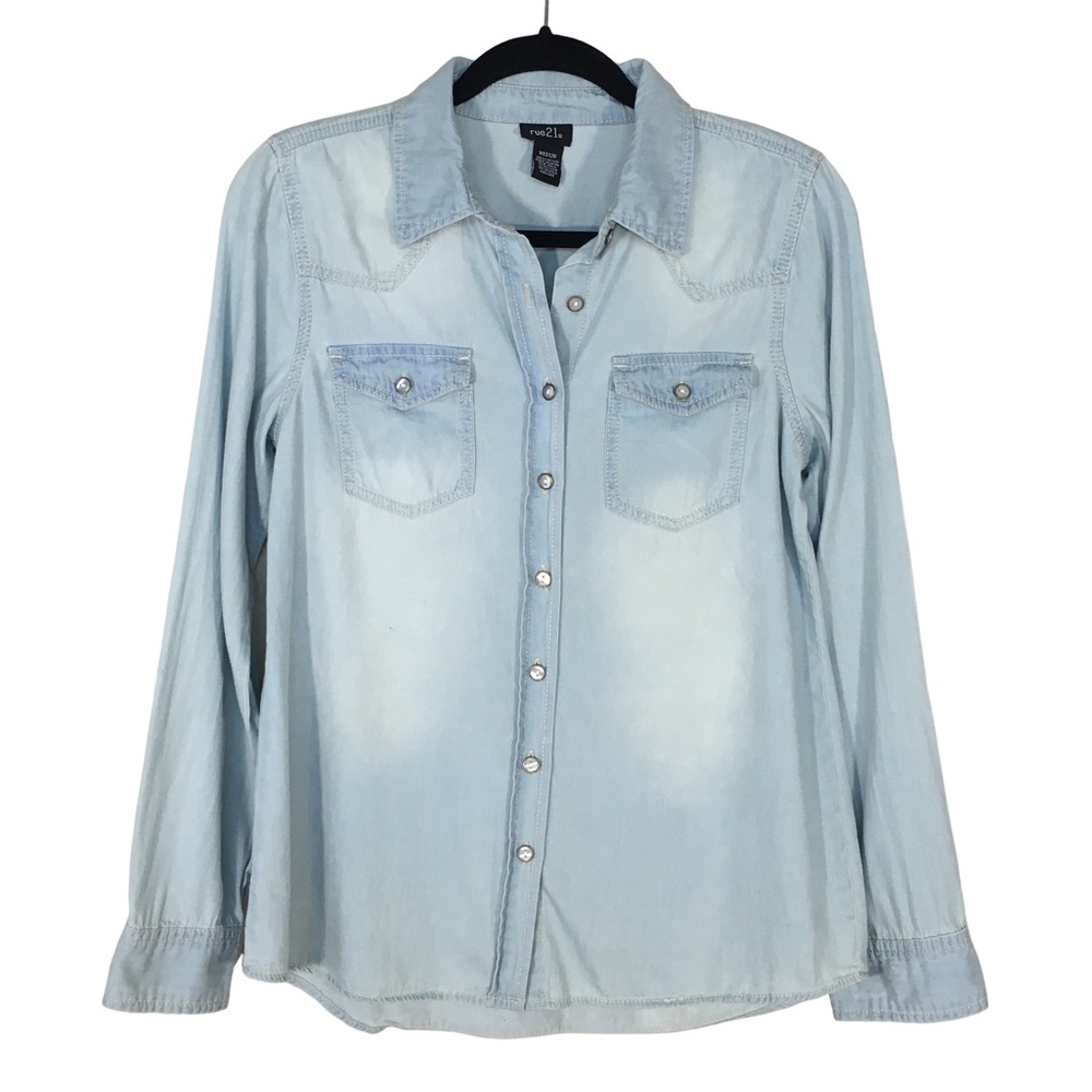 Rue 21 Light Wash Chambray Button Down Shirt, Medium (Juniors) - Picture 4 of 10
